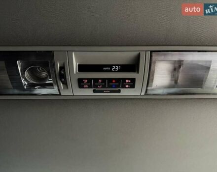 Черный Фольксваген Мультиван, объемом двигателя 1.97 л и пробегом 300 тыс. км за 32499 $, фото 29 на Automoto.ua