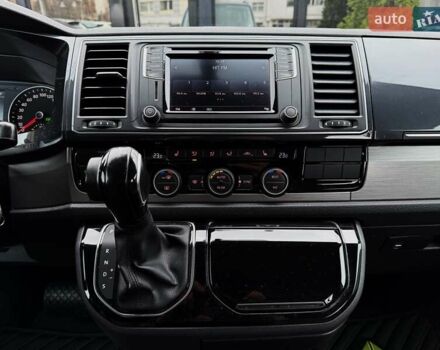 Черный Фольксваген Мультиван, объемом двигателя 1.97 л и пробегом 300 тыс. км за 32499 $, фото 36 на Automoto.ua