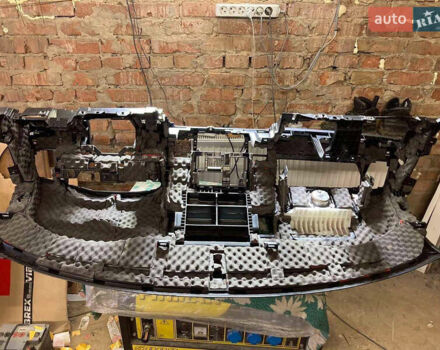 Фольксваген Мультиван 2018 у Києві на Automoto.ua Чорний Фольксваген Мультиван, об'ємом двигуна 2 л та пробігом 290 тис. км за 36000 $, фото 29 на Automoto.ua