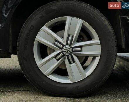 Черный Фольксваген Мультиван, объемом двигателя 1.97 л и пробегом 300 тыс. км за 32499 $, фото 14 на Automoto.ua