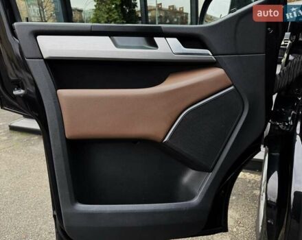 Черный Фольксваген Мультиван, объемом двигателя 1.97 л и пробегом 300 тыс. км за 32499 $, фото 22 на Automoto.ua