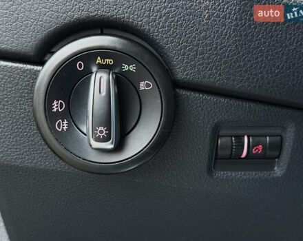 Черный Фольксваген Мультиван, объемом двигателя 1.97 л и пробегом 300 тыс. км за 32499 $, фото 37 на Automoto.ua