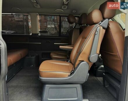 Черный Фольксваген Мультиван, объемом двигателя 1.97 л и пробегом 300 тыс. км за 32499 $, фото 27 на Automoto.ua