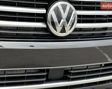 Черный Фольксваген Мультиван, объемом двигателя 2 л и пробегом 104 тыс. км за 50000 $, фото 10 на Automoto.ua