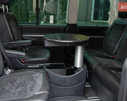 Черный Фольксваген Мультиван, объемом двигателя 2 л и пробегом 104 тыс. км за 50000 $, фото 22 на Automoto.ua