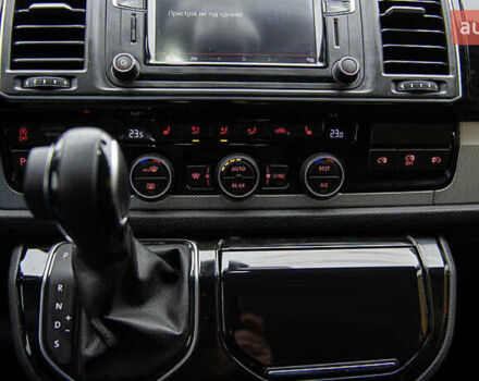 Черный Фольксваген Мультиван, объемом двигателя 2 л и пробегом 104 тыс. км за 50000 $, фото 9 на Automoto.ua