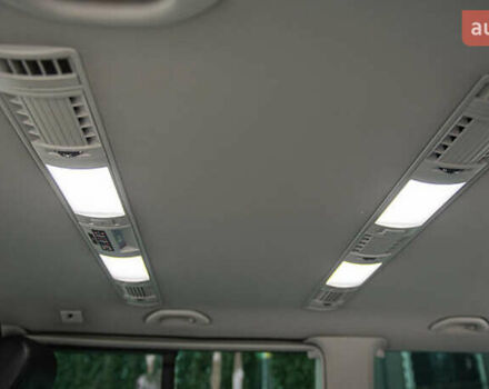 Черный Фольксваген Мультиван, объемом двигателя 2 л и пробегом 104 тыс. км за 50000 $, фото 21 на Automoto.ua