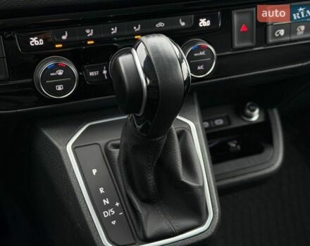 Чорний Фольксваген Мультиван, об'ємом двигуна 1.97 л та пробігом 218 тис. км за 52800 $, фото 79 на Automoto.ua