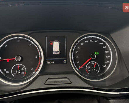 Черный Фольксваген Мультиван, объемом двигателя 1.97 л и пробегом 170 тыс. км за 56500 $, фото 42 на Automoto.ua