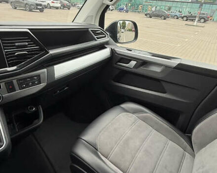 Черный Фольксваген Мультиван, объемом двигателя 1.97 л и пробегом 167 тыс. км за 57000 $, фото 43 на Automoto.ua