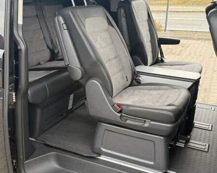 Черный Фольксваген Мультиван, объемом двигателя 1.97 л и пробегом 170 тыс. км за 56500 $, фото 24 на Automoto.ua