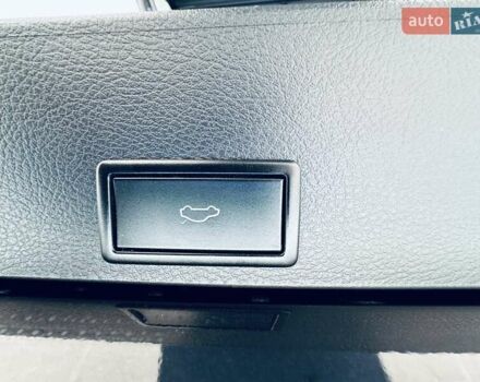 Чорний Фольксваген Мультиван, об'ємом двигуна 1.97 л та пробігом 72 тис. км за 63800 $, фото 17 на Automoto.ua