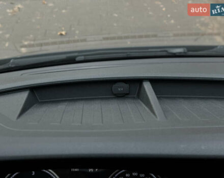 Чорний Фольксваген Мультиван, об'ємом двигуна 1.97 л та пробігом 190 тис. км за 49500 $, фото 48 на Automoto.ua
