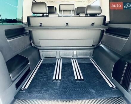 Чорний Фольксваген Мультиван, об'ємом двигуна 1.97 л та пробігом 72 тис. км за 63800 $, фото 18 на Automoto.ua