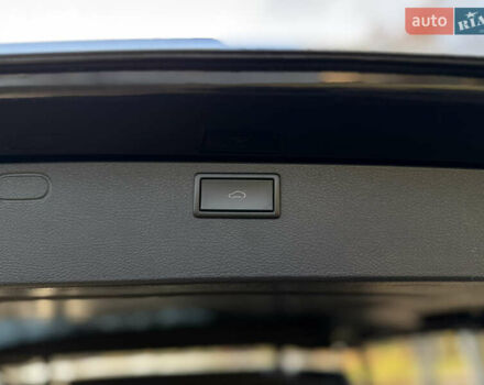 Чорний Фольксваген Мультиван, об'ємом двигуна 1.97 л та пробігом 190 тис. км за 49500 $, фото 45 на Automoto.ua