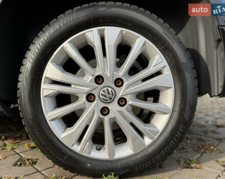 Чорний Фольксваген Мультиван, об'ємом двигуна 1.97 л та пробігом 190 тис. км за 49500 $, фото 52 на Automoto.ua