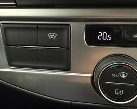 Черный Фольксваген Мультиван, объемом двигателя 1.97 л и пробегом 170 тыс. км за 56500 $, фото 48 на Automoto.ua