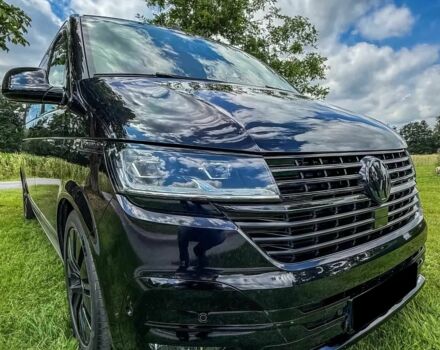 Черный Фольксваген Мультиван, объемом двигателя 2 л и пробегом 41 тыс. км за 38000 $, фото 1 на Automoto.ua