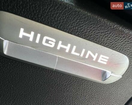 Черный Фольксваген Мультиван, объемом двигателя 1.97 л и пробегом 70 тыс. км за 74900 $, фото 26 на Automoto.ua