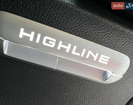 Черный Фольксваген Мультиван, объемом двигателя 1.97 л и пробегом 70 тыс. км за 74900 $, фото 31 на Automoto.ua