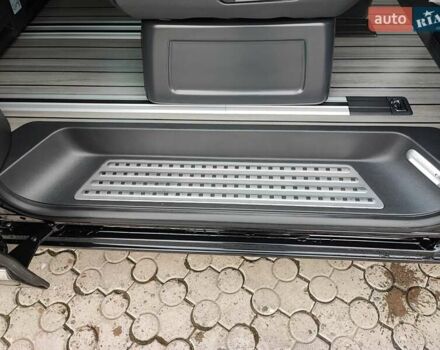 Черный Фольксваген Мультиван, объемом двигателя 2 л и пробегом 59 тыс. км за 73500 $, фото 59 на Automoto.ua