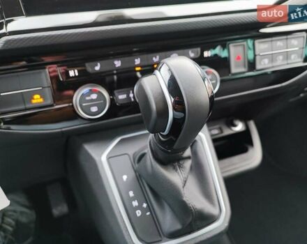 Черный Фольксваген Мультиван, объемом двигателя 2 л и пробегом 59 тыс. км за 73500 $, фото 26 на Automoto.ua