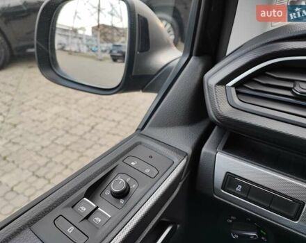 Черный Фольксваген Мультиван, объемом двигателя 2 л и пробегом 59 тыс. км за 73500 $, фото 42 на Automoto.ua