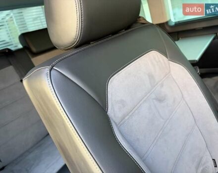 Черный Фольксваген Мультиван, объемом двигателя 2 л и пробегом 151 тыс. км за 55200 $, фото 21 на Automoto.ua