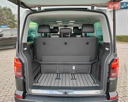 Черный Фольксваген Мультиван, объемом двигателя 2 л и пробегом 59 тыс. км за 73500 $, фото 58 на Automoto.ua