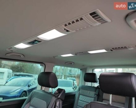 Черный Фольксваген Мультиван, объемом двигателя 2 л и пробегом 59 тыс. км за 73500 $, фото 52 на Automoto.ua