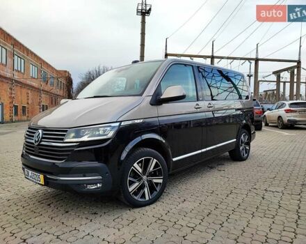 Черный Фольксваген Мультиван, объемом двигателя 2 л и пробегом 59 тыс. км за 73500 $, фото 1 на Automoto.ua
