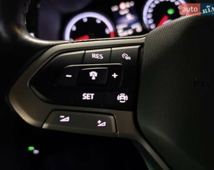 Черный Фольксваген Мультиван, объемом двигателя 2 л и пробегом 151 тыс. км за 59200 $, фото 30 на Automoto.ua