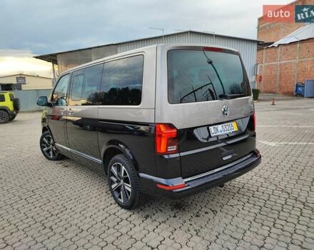 Черный Фольксваген Мультиван, объемом двигателя 2 л и пробегом 59 тыс. км за 73500 $, фото 3 на Automoto.ua
