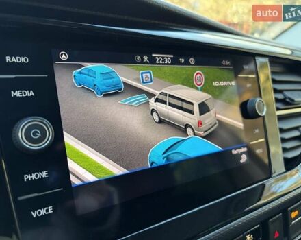 Черный Фольксваген Мультиван, объемом двигателя 2 л и пробегом 151 тыс. км за 55200 $, фото 13 на Automoto.ua