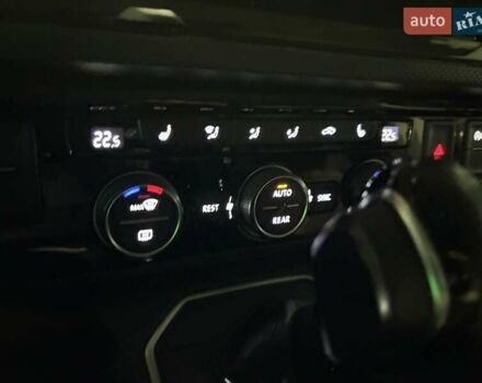 Черный Фольксваген Мультиван, объемом двигателя 2 л и пробегом 151 тыс. км за 59200 $, фото 36 на Automoto.ua