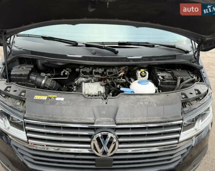Черный Фольксваген Мультиван, объемом двигателя 1.97 л и пробегом 43 тыс. км за 85000 $, фото 6 на Automoto.ua