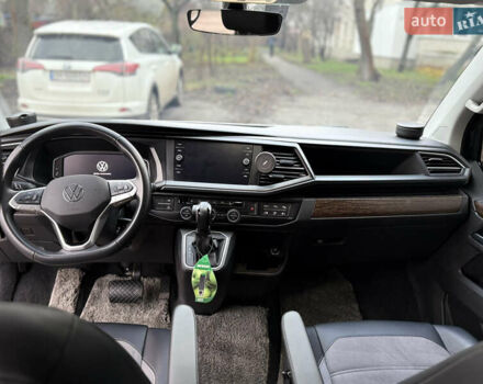 Черный Фольксваген Мультиван, объемом двигателя 1.97 л и пробегом 43 тыс. км за 85000 $, фото 4 на Automoto.ua
