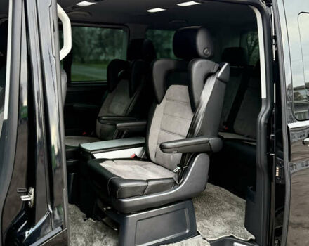 Черный Фольксваген Мультиван, объемом двигателя 1.97 л и пробегом 43 тыс. км за 85000 $, фото 5 на Automoto.ua