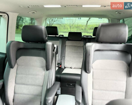 Черный Фольксваген Мультиван, объемом двигателя 1.97 л и пробегом 43 тыс. км за 85000 $, фото 7 на Automoto.ua