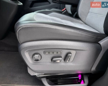 Чорний Фольксваген Мультиван, об'ємом двигуна 1.97 л та пробігом 33 тис. км за 89900 $, фото 50 на Automoto.ua