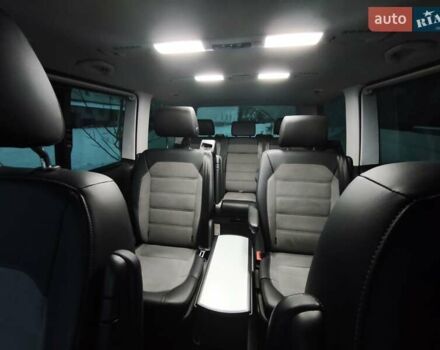 Черный Фольксваген Мультиван, объемом двигателя 1.97 л и пробегом 28 тыс. км за 90000 $, фото 2 на Automoto.ua