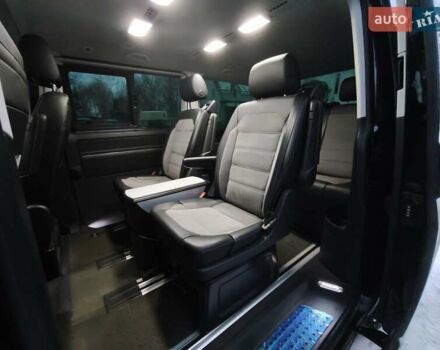 Черный Фольксваген Мультиван, объемом двигателя 1.97 л и пробегом 28 тыс. км за 90000 $, фото 7 на Automoto.ua