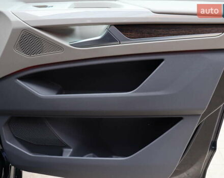 Черный Фольксваген Мультиван, объемом двигателя 2 л и пробегом 8 тыс. км за 77900 $, фото 31 на Automoto.ua