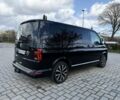 Чорний Фольксваген Мультиван, об'ємом двигуна 2 л та пробігом 175 тис. км за 43229 $, фото 4 на Automoto.ua