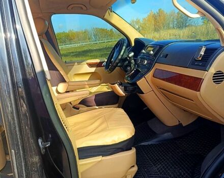 Черный Фольксваген Мультиван, объемом двигателя 3.2 л и пробегом 280 тыс. км за 15000 $, фото 5 на Automoto.ua