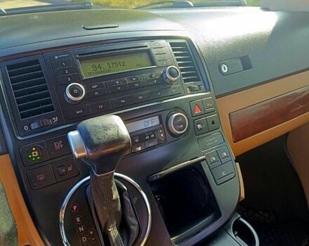 Черный Фольксваген Мультиван, объемом двигателя 3.2 л и пробегом 280 тыс. км за 14000 $, фото 10 на Automoto.ua