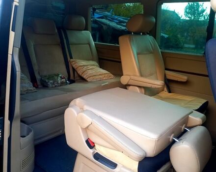 Черный Фольксваген Мультиван, объемом двигателя 3.2 л и пробегом 280 тыс. км за 14000 $, фото 4 на Automoto.ua