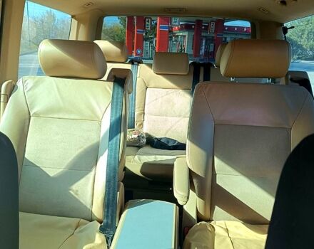 Черный Фольксваген Мультиван, объемом двигателя 3.2 л и пробегом 280 тыс. км за 14000 $, фото 9 на Automoto.ua