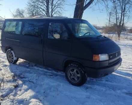 Черный Фольксваген Мультиван, объемом двигателя 2.4 л и пробегом 300 тыс. км за 2700 $, фото 1 на Automoto.ua