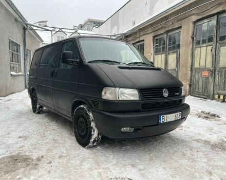 Черный Фольксваген Мультиван, объемом двигателя 2.5 л и пробегом 209 тыс. км за 3150 $, фото 1 на Automoto.ua